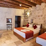 Dervish Cave House & Restaurant ホテル 3*