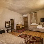 Dervish Cave House & Restaurant ホテル 3*
